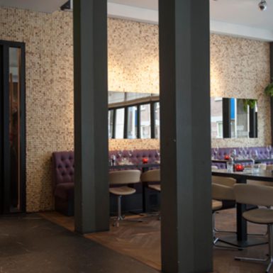 Restaurant De Rechtbank in Utrecht is ontworpen door interieurontwerper Cris Van Amsterdam.