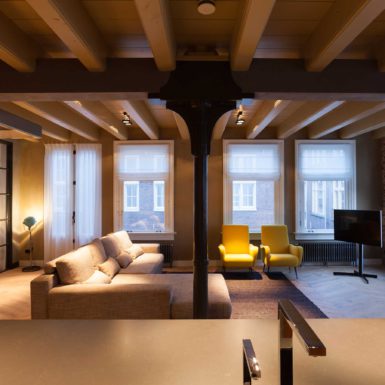 Deze twee Rokin Appartementen zijn ontworpen door interieurontwerper Cris van Amsterdam.