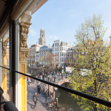Utrecht Oudegracht, prachtige appartementen midden in de stad ontworpen door interieurontwerper Cris van Amsterdam.